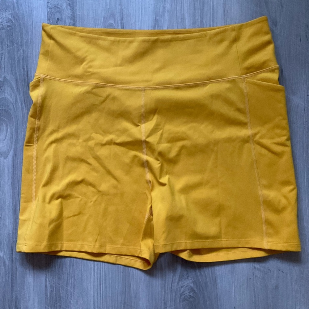 NWOT Girlfriend Collective Pocket Run Shorts in Citrine XXXL/ 3XL